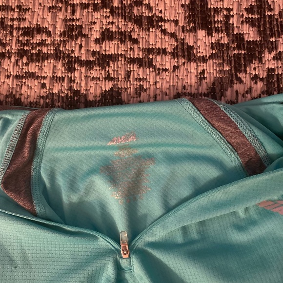 brand: AVIA | size: LARGE | color: TURQUOISE AND GRAY - Picture 3 of 3
